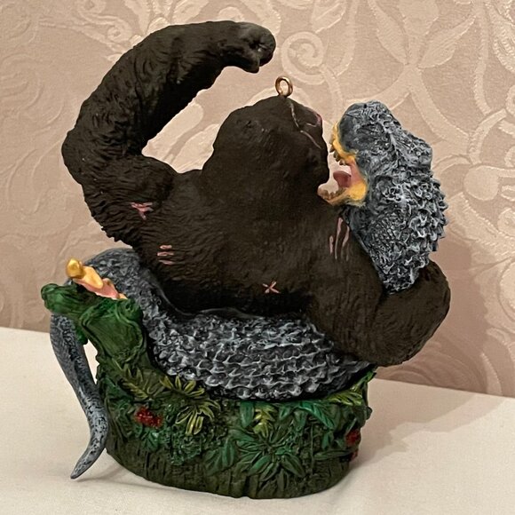 Carlton Cards Heirloom Ornament #148 King Kong to the Rescue - with Sound Effect - Picture 4 of 14